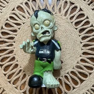 Seattle Seahawks football zombie gnome garden statue 12th man